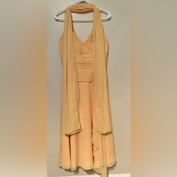 Buttercup bridesmaids dress, size 10, fits more like an 8. Like new condition. - Picture 3 of 7